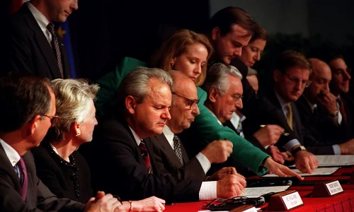 Începe procesul fostului preşedinte al Iugoslaviei Slobodan Miloşevici jpeg