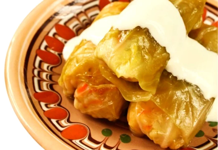 
    De pe masa de Craciun nu pot lipsi sarmalele aburinde cu carne de porc și varza murataclickpoftabuna.ro  