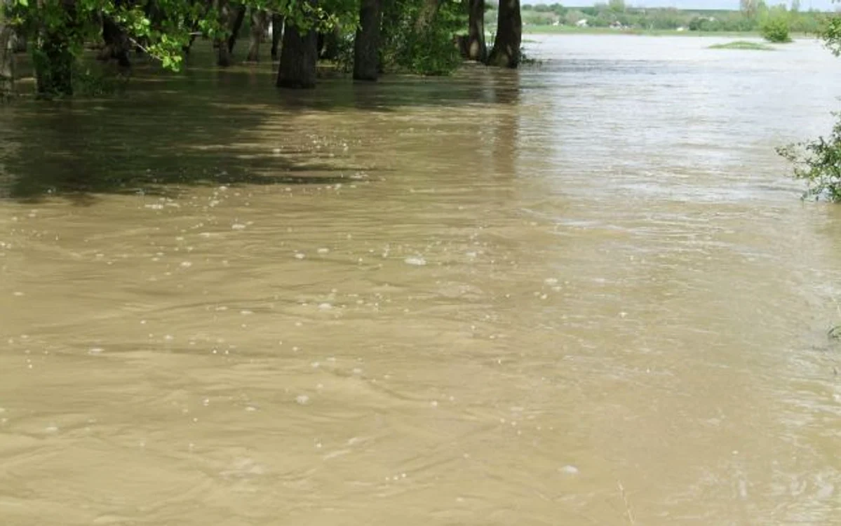Autorităţile sunt în alertă, după ce hidrologii au emis noi avertizări de inundaţii Foto: Arhiva Adevarul