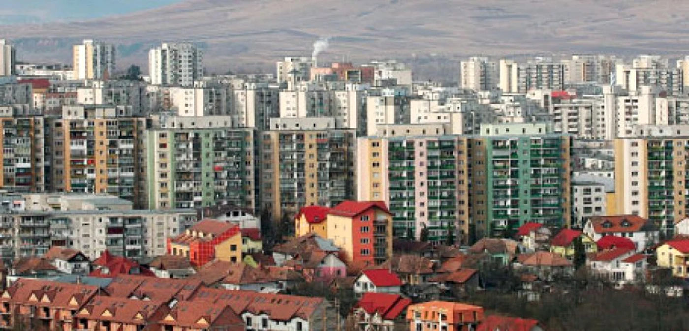 Oraşul de pe Someşul Mic este unul dintre cele mai afectate de criza instaurată pe piaţa imobiliară 