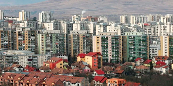 Oraşul de pe Someşul Mic este unul dintre cele mai afectate de criza instaurată pe piaţa imobiliară 