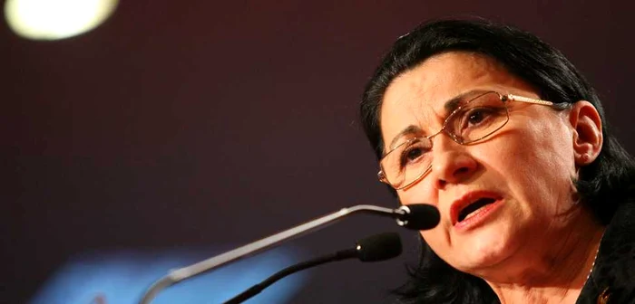 Ministrul Educaţiei, Ecaterina Andronescu, nemulţumită de importanţa redusă pe care elevii o acordă şcoliiFoto: Mediafax