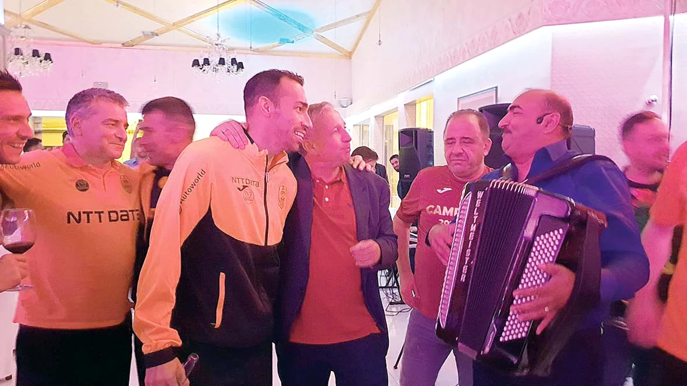 Dan Petrescu a cântat alături de lăutari