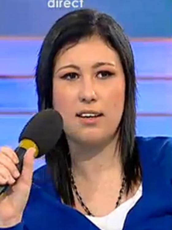 Ana susţine că a avut o relaţie cu manelista Carmen Şerban