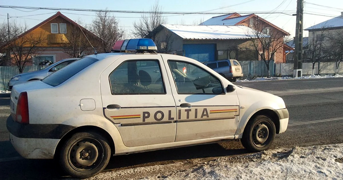 Prinşi de poliţiştii din localitate FOTO Arhivă Adevărul