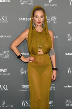 Pentru această rochie YSL, Kate nu a vrut să poarte sutien jpg