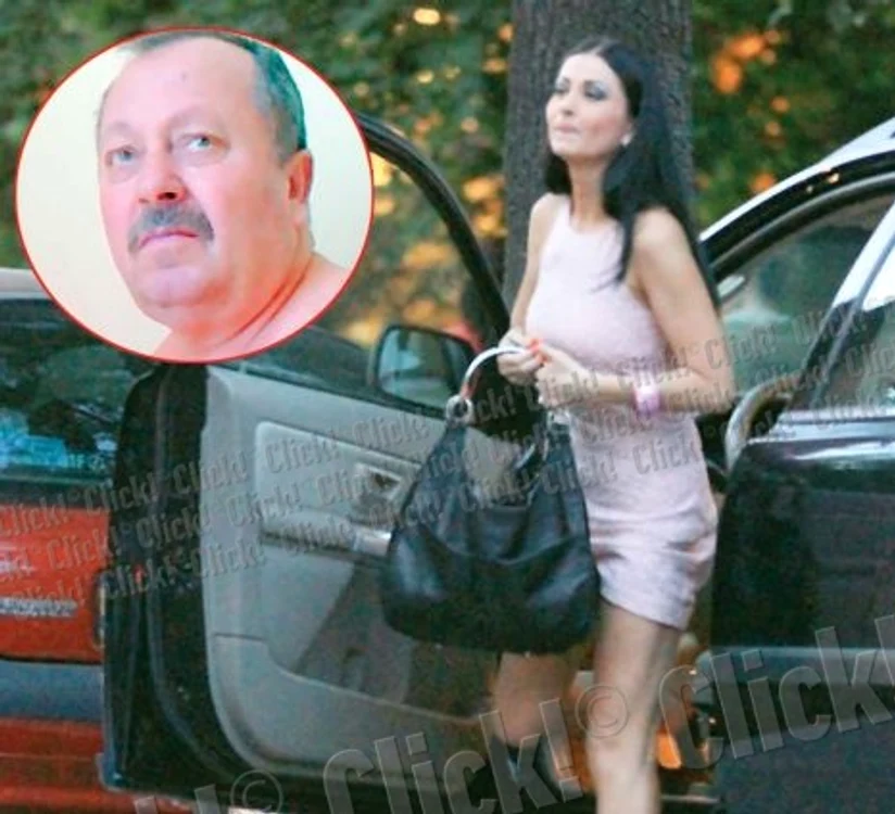 
    Tatăl vedetei e îngrijit în spital doar de iubita sa  