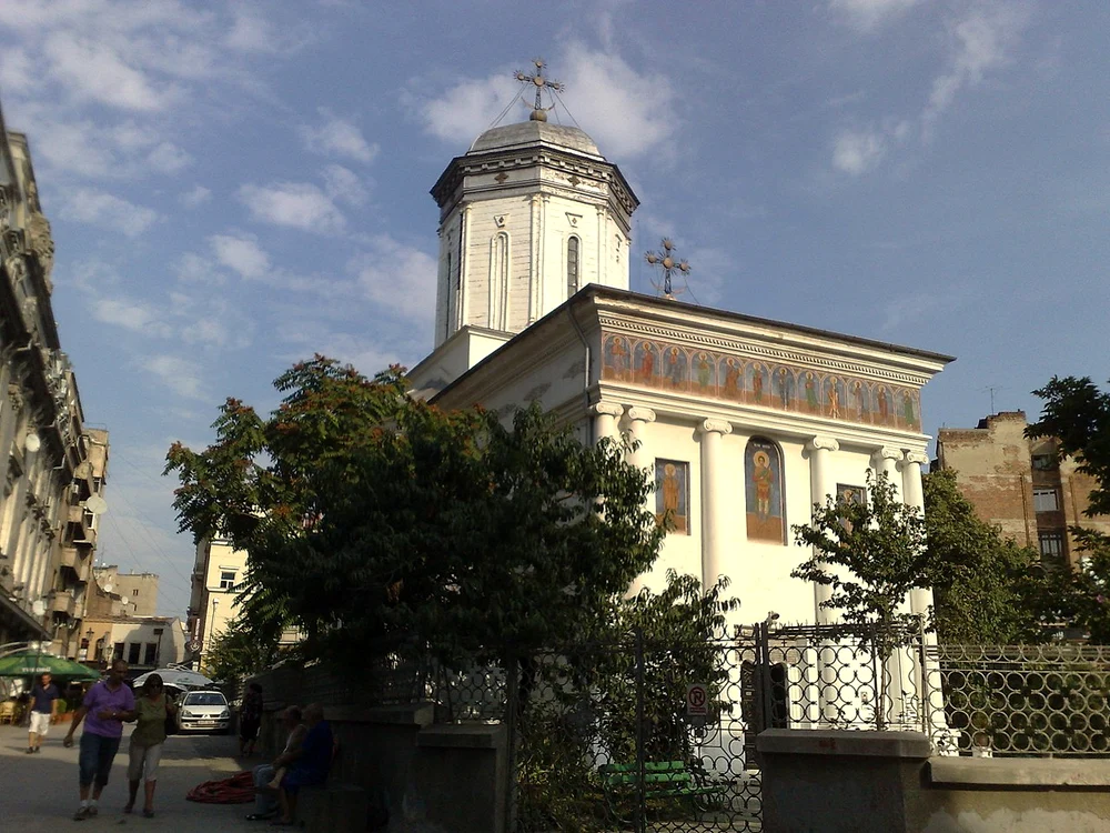 Prima atestare documentară a unui lăcaș de cult pe locul unde astăzi se află Biserica Sf. Dumitru-Poștă este din anul 1655