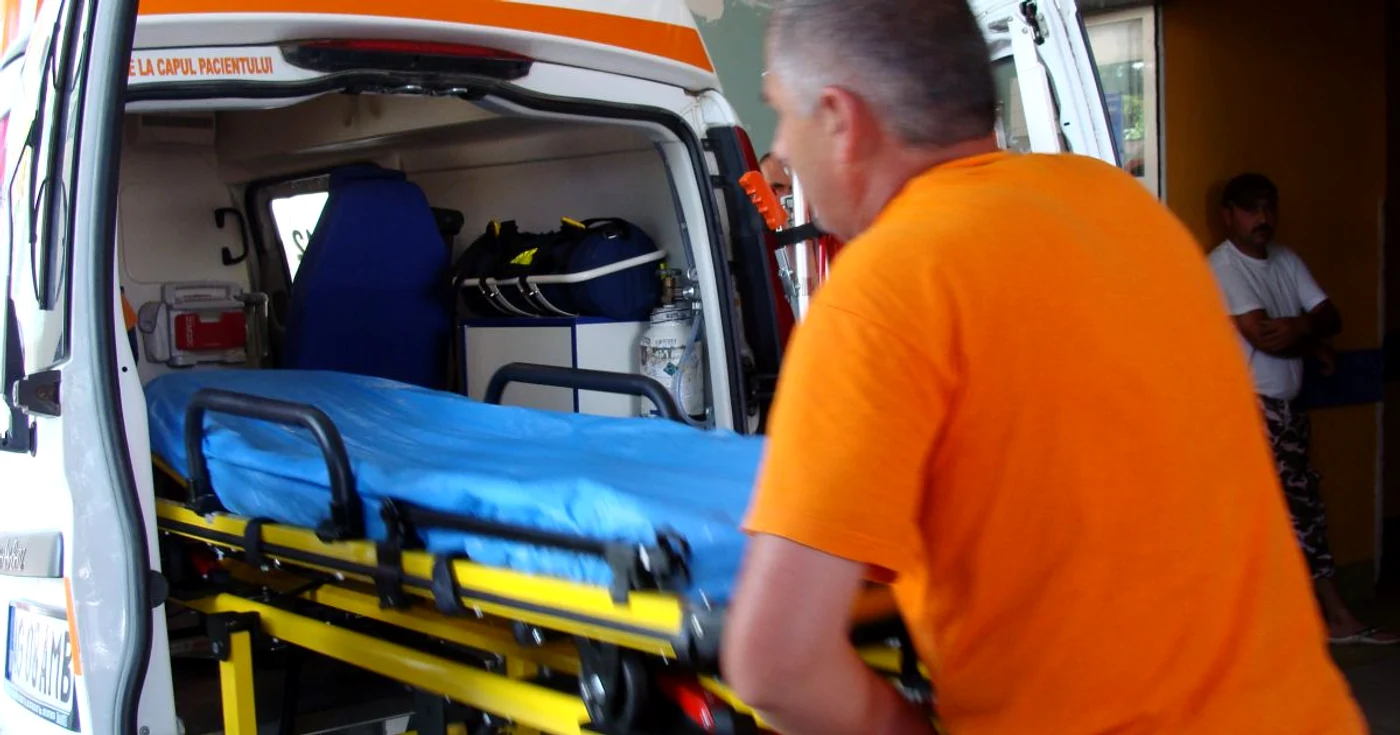 Tânărul a fost supus unei intervenţii chirurgicale