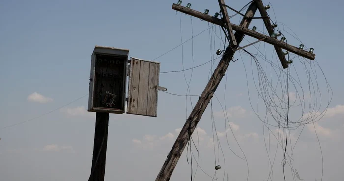 Reţeaua electrică a fost avariată în 30 localităţi 