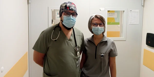 Doctori Bogdan si Andreea Prunaru Spital Mioveni foto Denis Grigorescu jpg