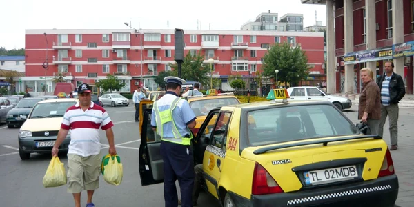 Taximetrişti tulceni  (foto arhivă)