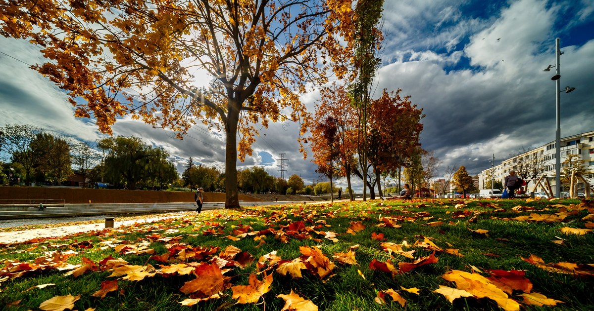 Prognoza meteo pentru următoarele patru săptămâni. Când își va intra toamna în drepturi