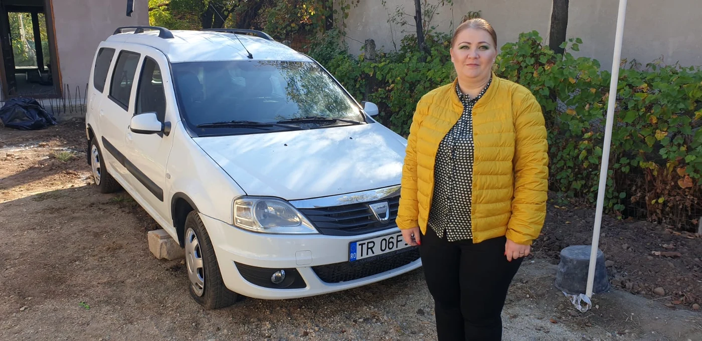 
    Cristina Stan nu mai poate folosi mașina și o ține în curte  