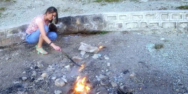 Focul viu din unele zone a fost deseori considerat ca semn că acolo se află o comoară FOTO Costel Crângan
