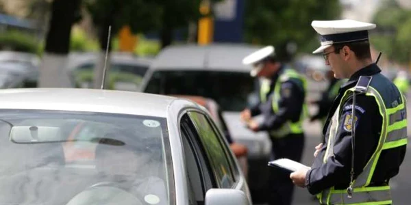Şoferii şi pietonii au fost amendaţi de poliţişti Foto. arhivă Adevărul