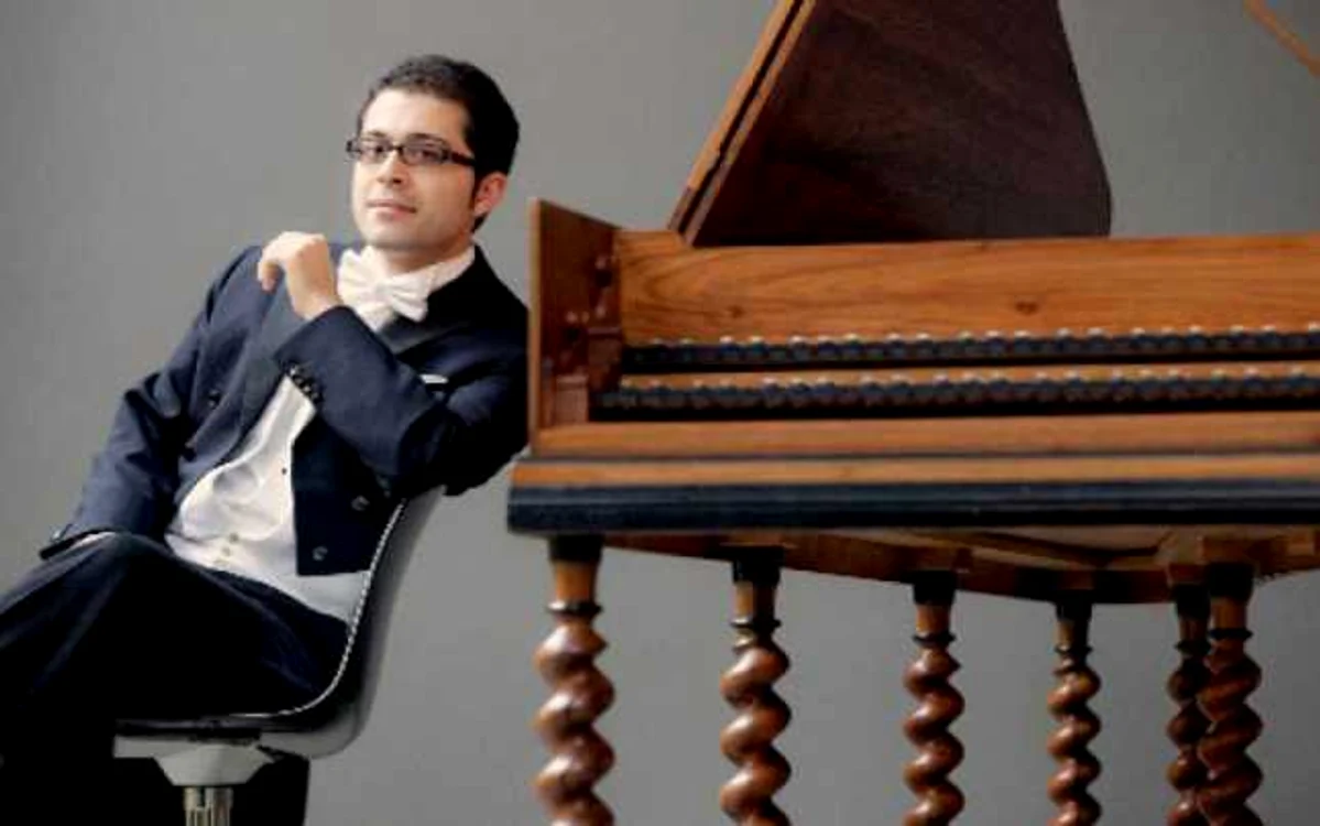 Clavecinistului iranian Mahan Esfahani