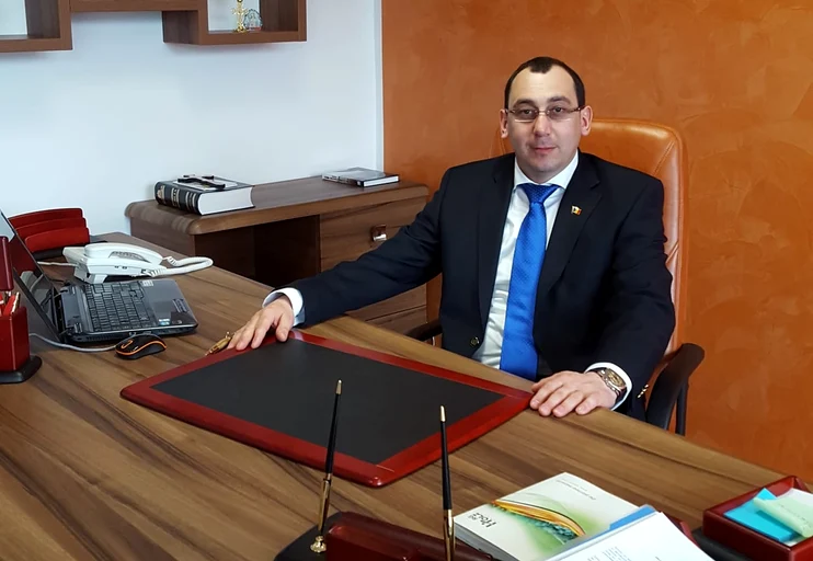 Virgil Saghin, primarul din comuna Vatra Moldoviței FOTO Facebook