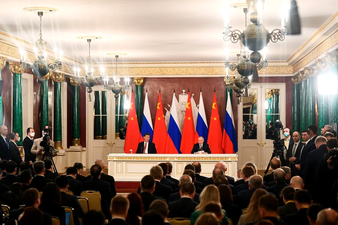 Rusia și China acuză NATO de „subminarea păcii”. Foto Profimedia 