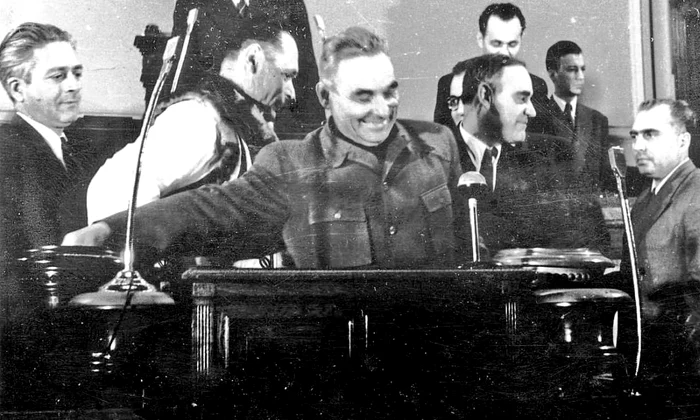Condamnarea comunistului Vasile Luca de cǎtre tovarǎșii de luptǎ jpeg