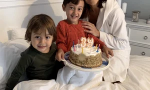 Claudia Pătrăşcanu a fost felicitată de cei doi băieţi ai săi jpeg