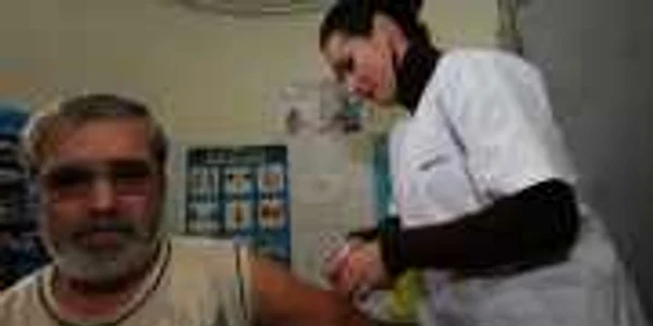 Costache Căpăţână s-a vaccinat împotriva gripei porcine