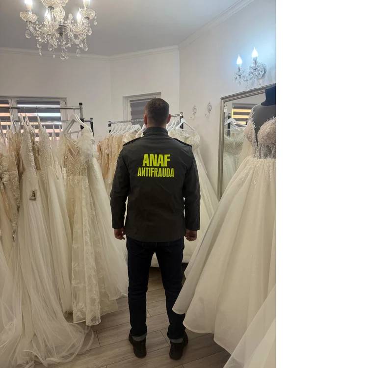 Un inspector de la Antifraudă printre umerașele cu rochii de mireasă