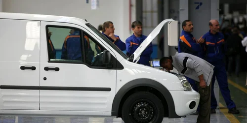 Ford mută producţia Transit Connect din România în Spania