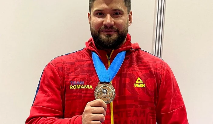 Alin Alexuc a luat „bronzul” mondial (FOTO: Facebook Federația Română de Lupte)
