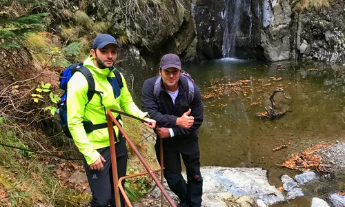 Mihai Morar si Radu Vâlcan drumetie Valea lui Stan (1) jpeg