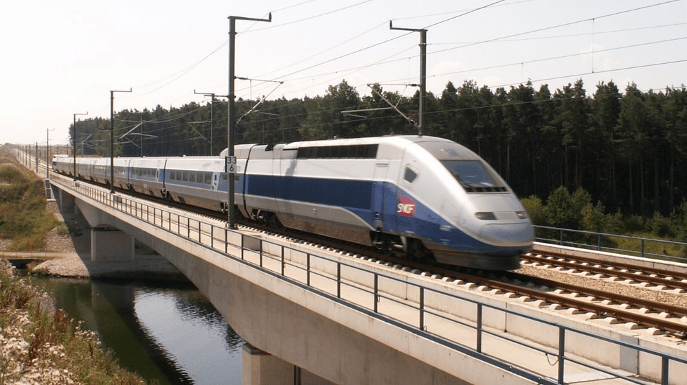 Franța vrea să investească 100 de miliarde de euro în transportul feroviar