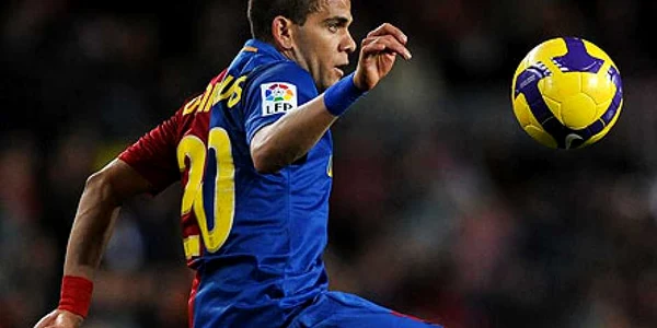 Dani Alves joacă la FC Barcelona din 2008