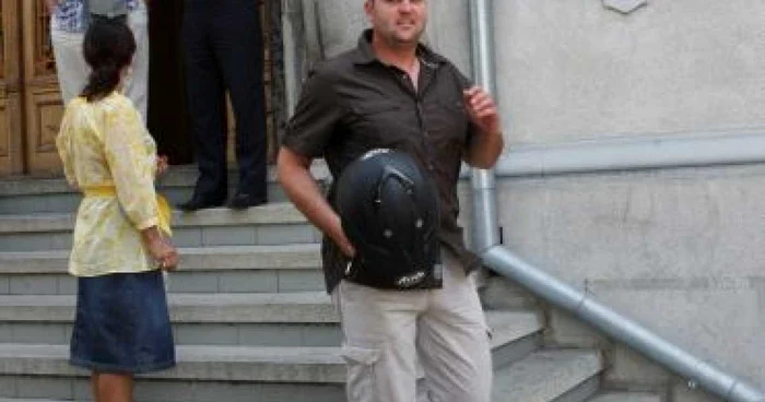 Iulian Lazăr este judecat pentru infracţiuni de corupţie