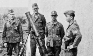 Mortier german pe Frontul de Est (© Kurt Wittig / Wikimedia Commons)