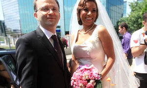 Nadine s a căsătorit în vara lui 2011 cu avocatul Dragoș Apostolescu, cu care se iubește din 2006 jpeg