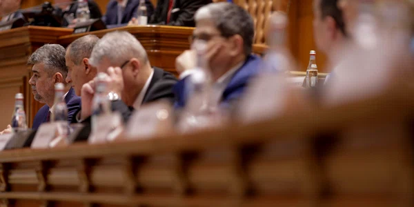 Ședința plenului reunit al Parlamentului României, în care Camera Deputaților și Senatul României votează pentru învestirea guvernului Marcel Ciolacu, în București. FOTO Inquam Photos / Octav Ganea