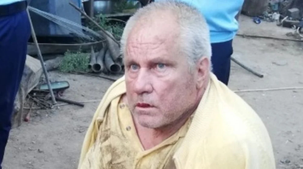 Criminalul din Caracal, Gheorghe Dincă, cerere șoc în instanță: vrea întreruperea pedepsei pentru că îl doare genunchiul și nu primește cârjă