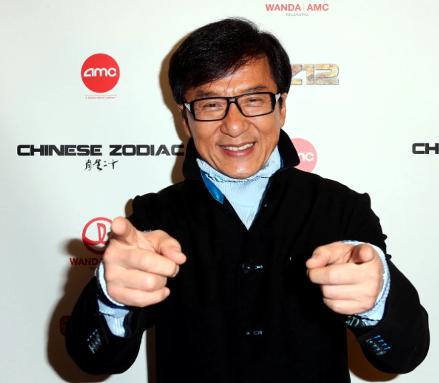 Jackie Chan nu se rușinează cu trecutul său