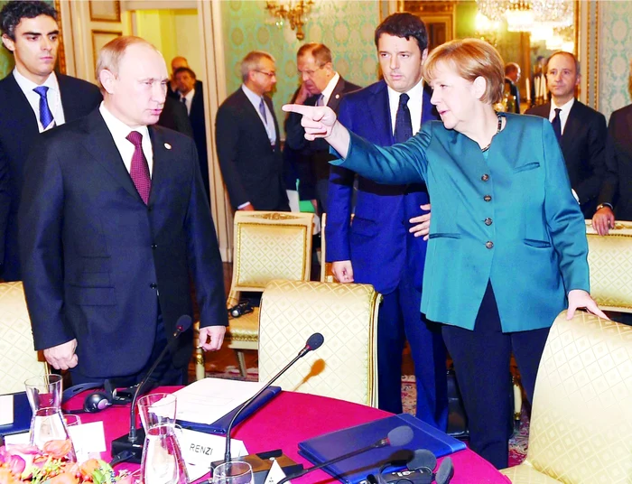 Preşedintele Rusiei, Vladimir Putin şi cancelarul german Angela Merkel