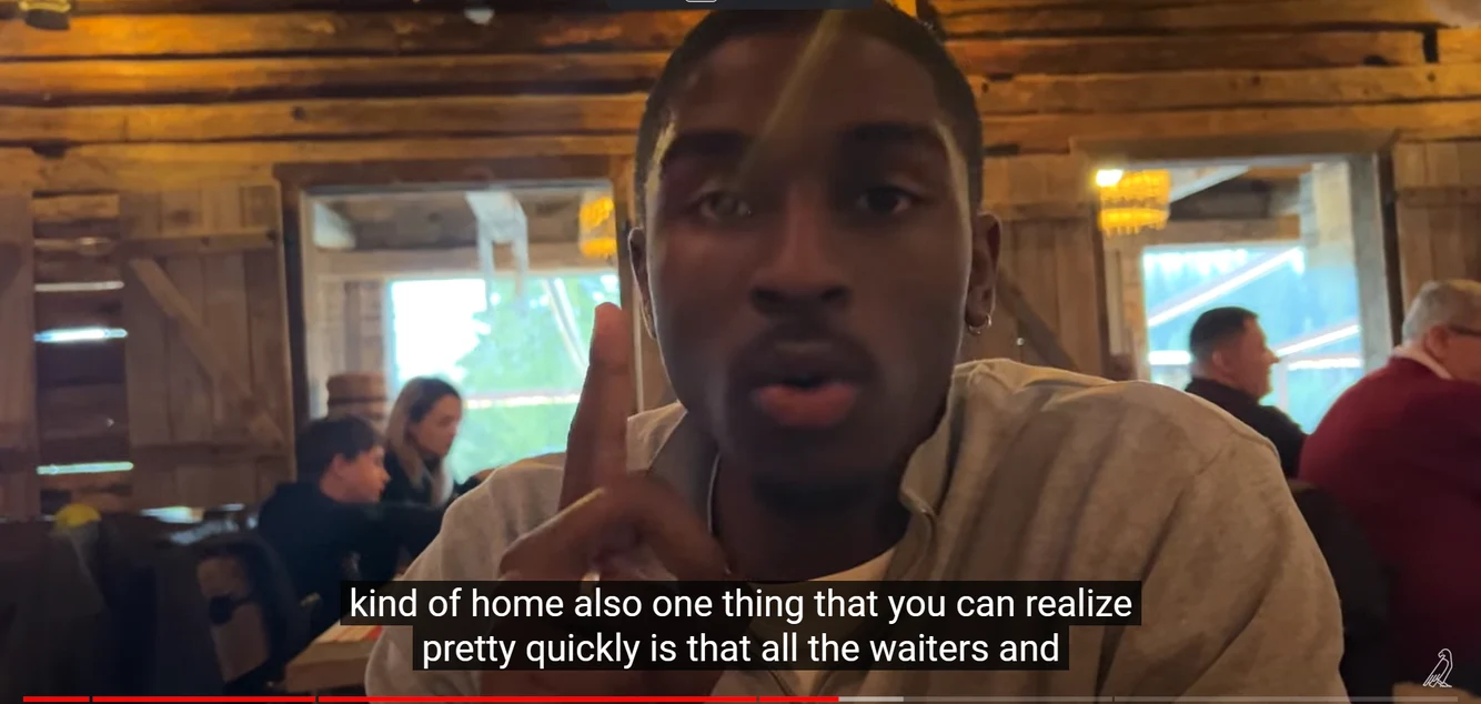 Vloggeri la restaurante din Brașov FOTO Romaniac Youtube