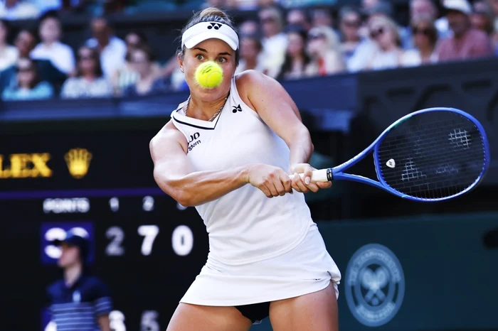 Linda Noskova a ratat cinci mingi de meci în setul cu numărul 2 (Foto: EPAImages)