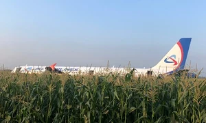 avion aterizare de urgenta rusia jpeg