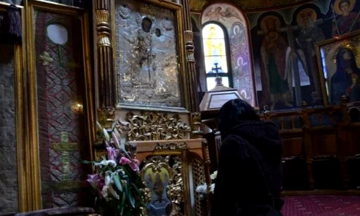 Icoana cu trei mâini la care s au rugat Eminescu, Kogălniceanu şi Nichita jpeg
