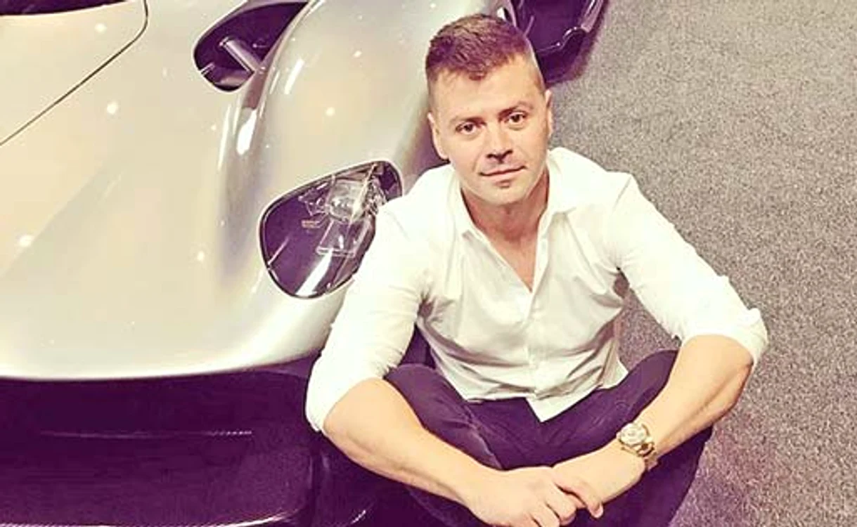 
    Aston MartinValkyrie  este un bolid cu performanţe  de Formula 1 şi va fi lansat în 2019  