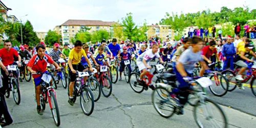 Reşiţa: Biciclete în loc de maşini (GALERIE FOTO)