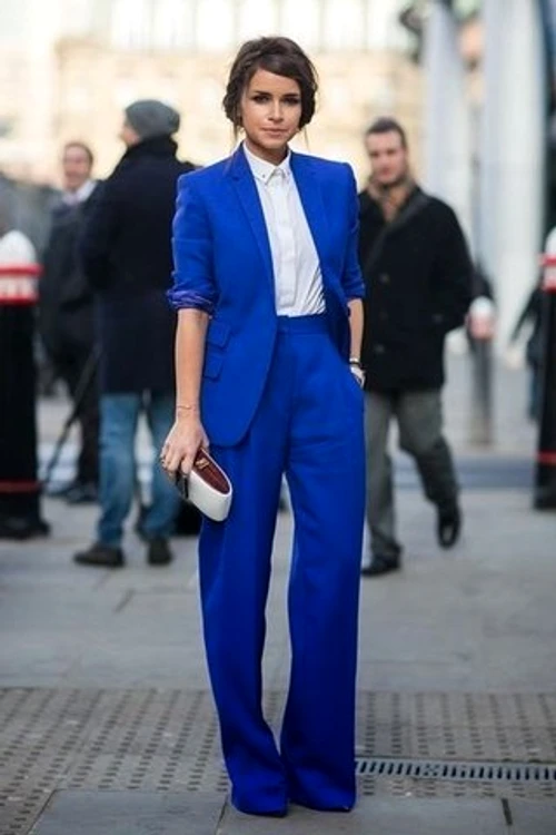 small Fustany Fashion Pantsuit Looks to Elevate Your Formal Workwear Style Street Style 1 jpg jpeg