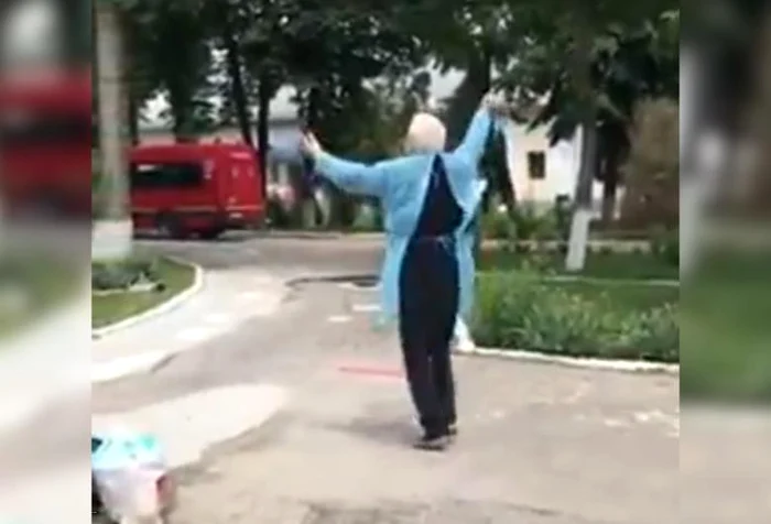 
    Bărbatul a fost externat după ce a fost internat timp de 30 de zile Foto Captură video  