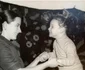 Maria Dragomiroiu alături de unul dintre copiii săi. FOTO: arhiva personală