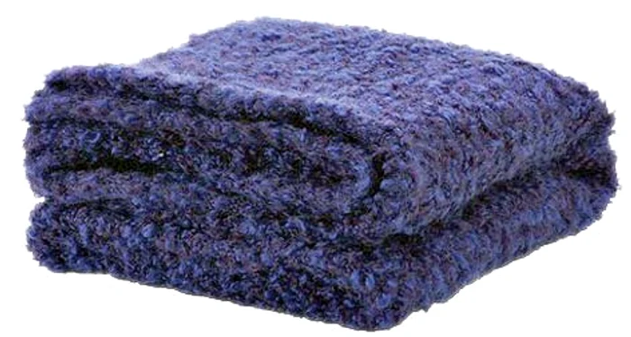 Pătură din lână de mohair cu un lustru mătăsos, la IKEA