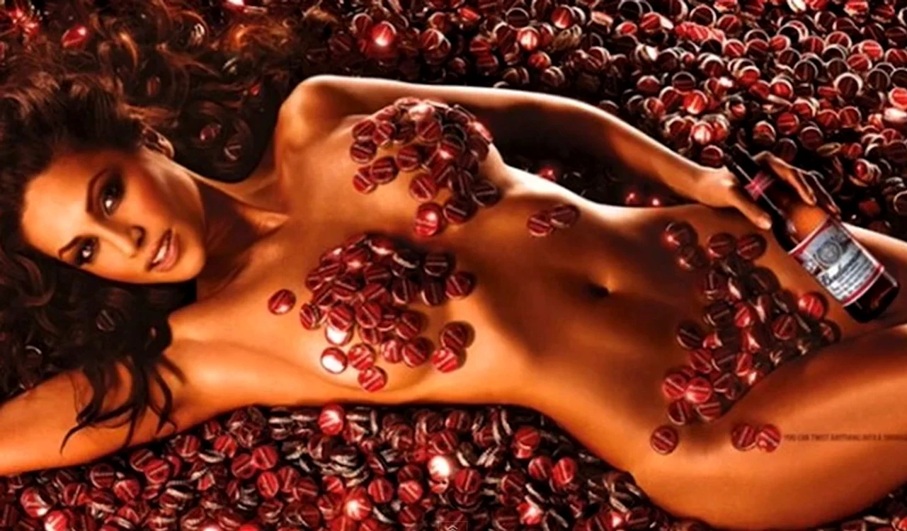 
    Reclamele sunt pline de simboluri sexuale, în societatea contemporanăFoto: Captură video  